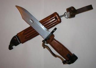 Штык-нож АК/АКМ 6Х4 коричневая рукоятка ШНС 001
